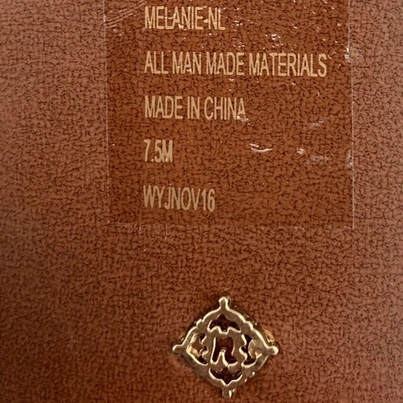 Nanette Lepore Melanie Flip Flops Sandals 7.5M Gold Metallic Leather Elegant - Picture 5 of 9